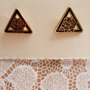 GOLD TONE AND BLACK CUT-OUT PIERCED EARRINGS WITH ROSE CENTER